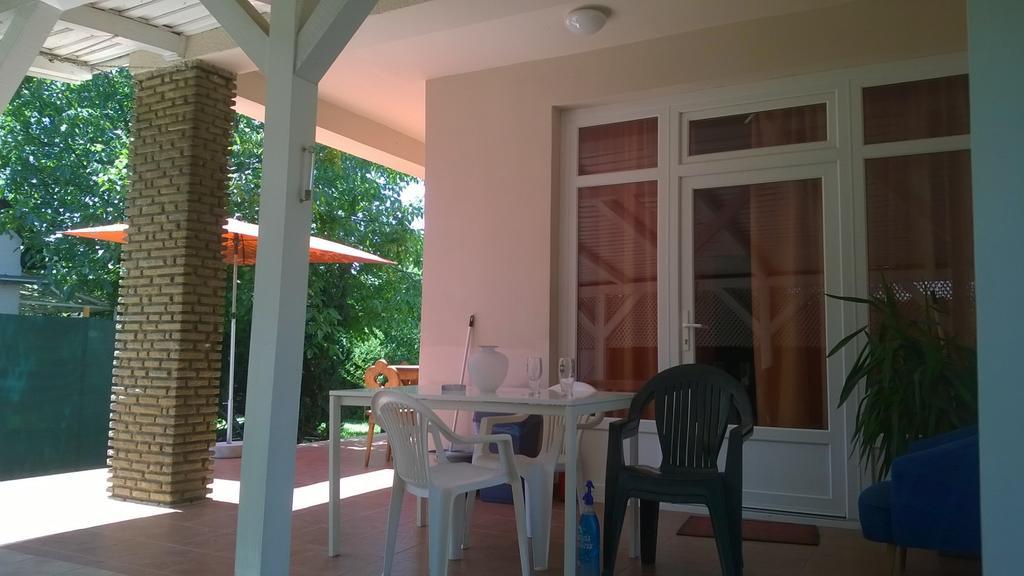 Eva Vendeghaz Villa Balatonlelle Luaran gambar