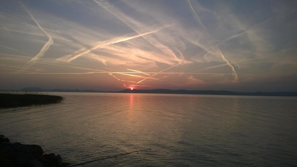 Eva Vendeghaz Villa Balatonlelle Luaran gambar