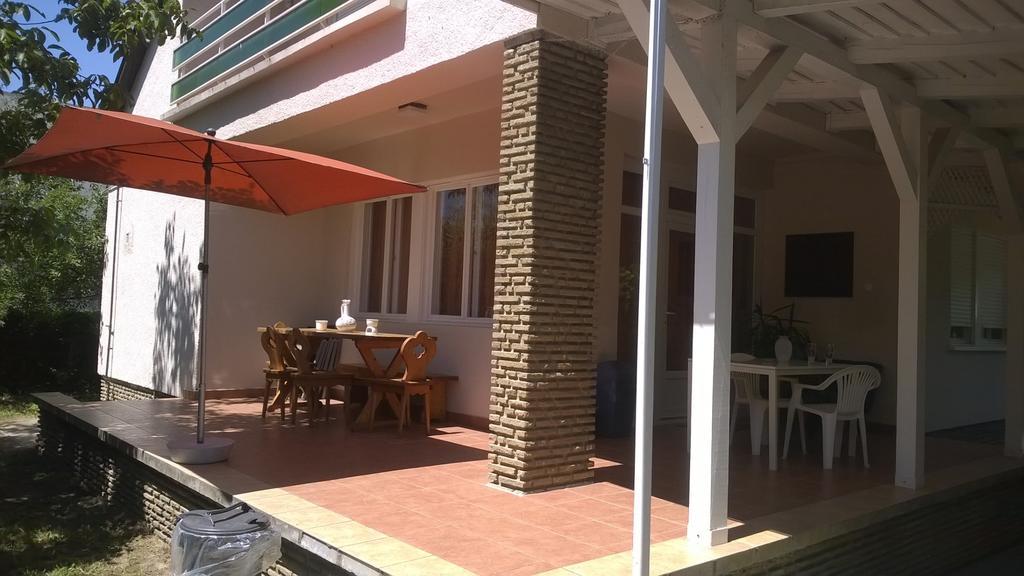 Eva Vendeghaz Villa Balatonlelle Luaran gambar